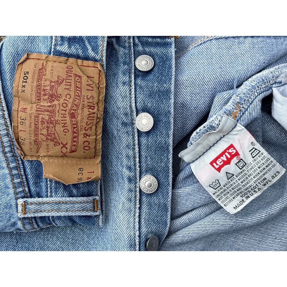 Vintage 95 Levi’s 1501 0117 XX button fly 36x38(32x35) Made in USA grunge denim